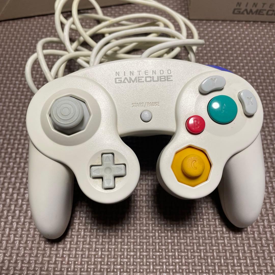 ゲームキューブコントローラー　箱付き　2点セット