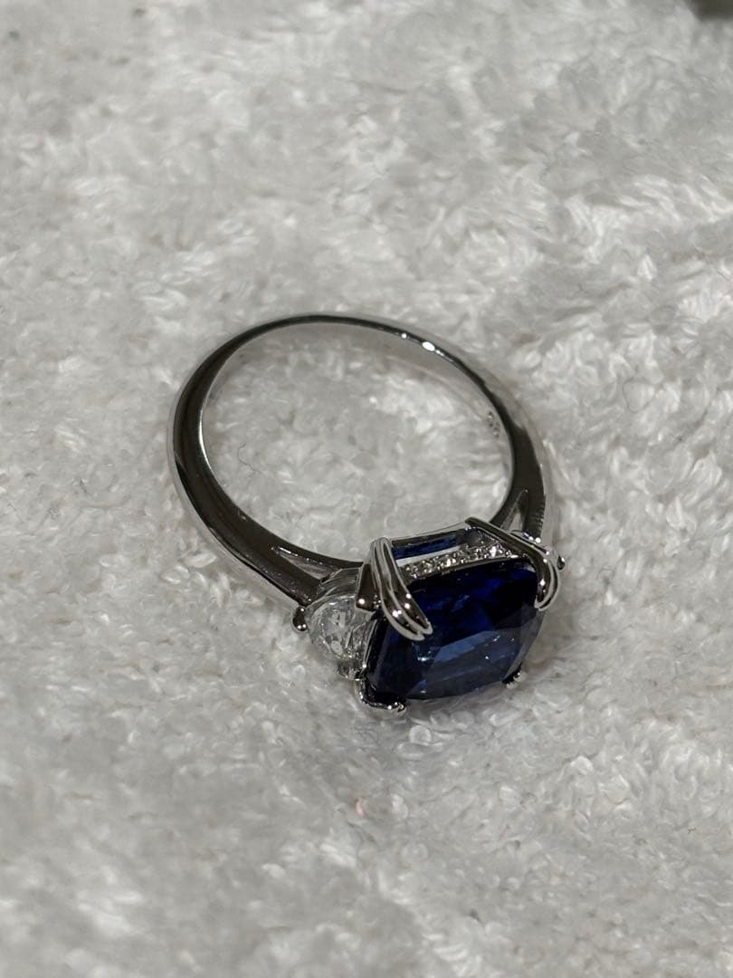 Swarovski クリスタルリング 青
