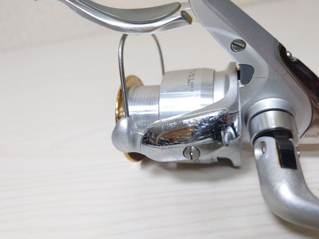 磯釣り　ダイワ　トーナメントX ２５００LBA