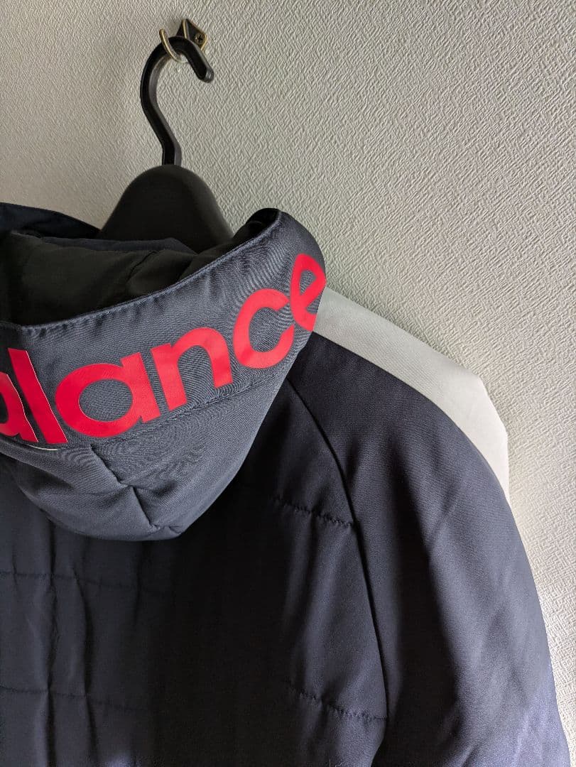 New Balance フード付きベンチコート ブラック✕ホワイト　160サイズ