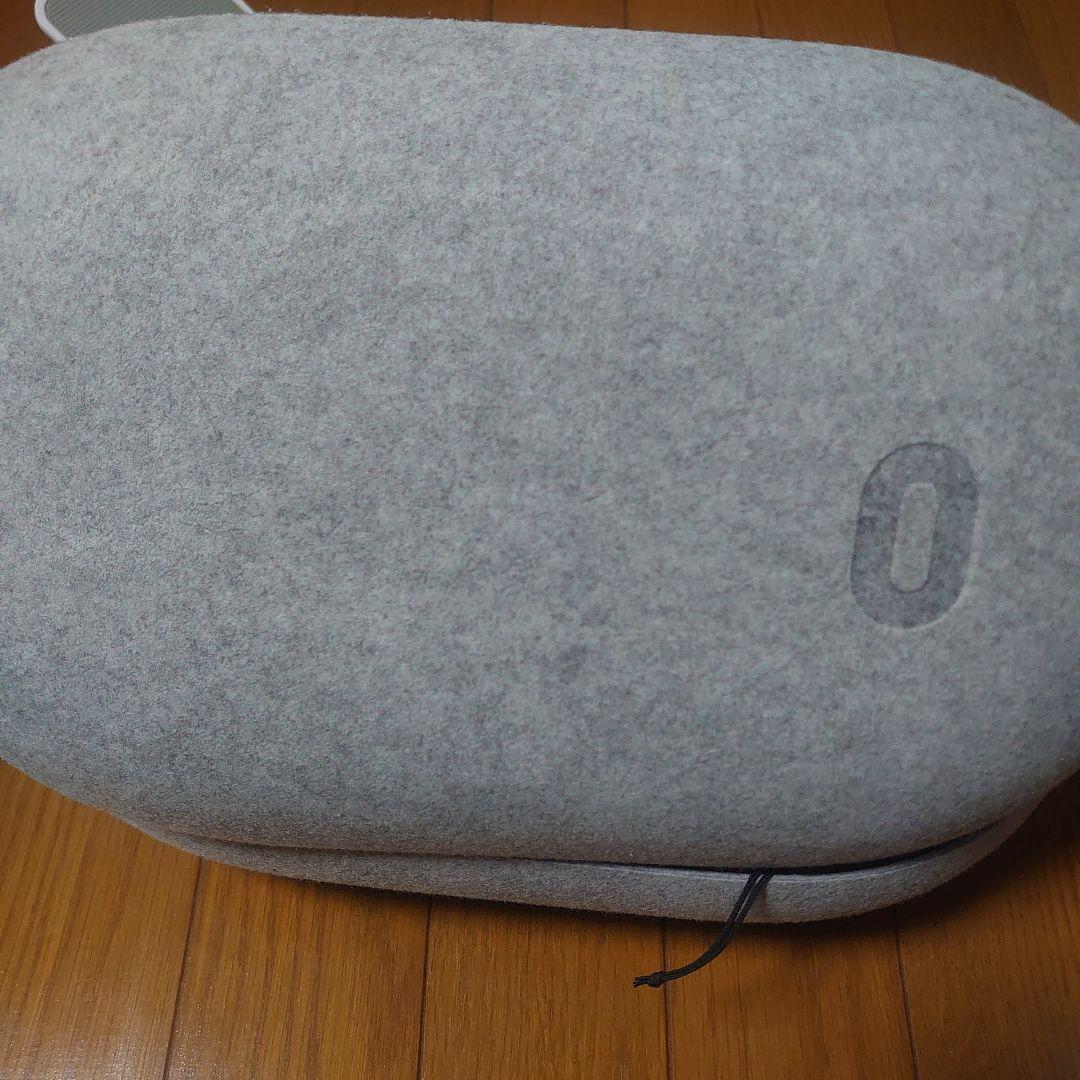  Quest 2 VRヘッドセットとコントローラー