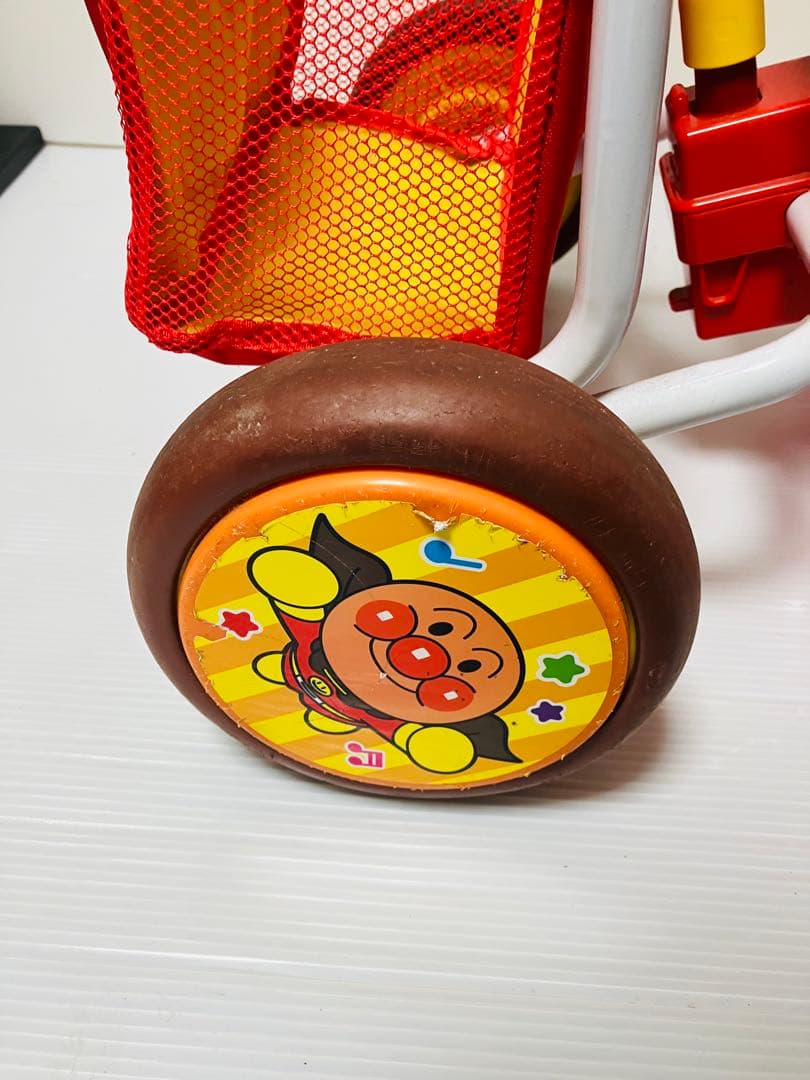 おでかけ三輪車 わくわくアンパンマンごう ピースII レッド