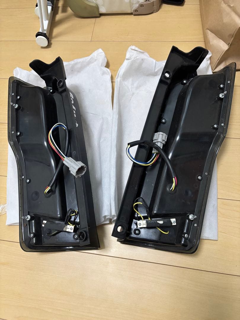 キャラバンnv350 テールランプ