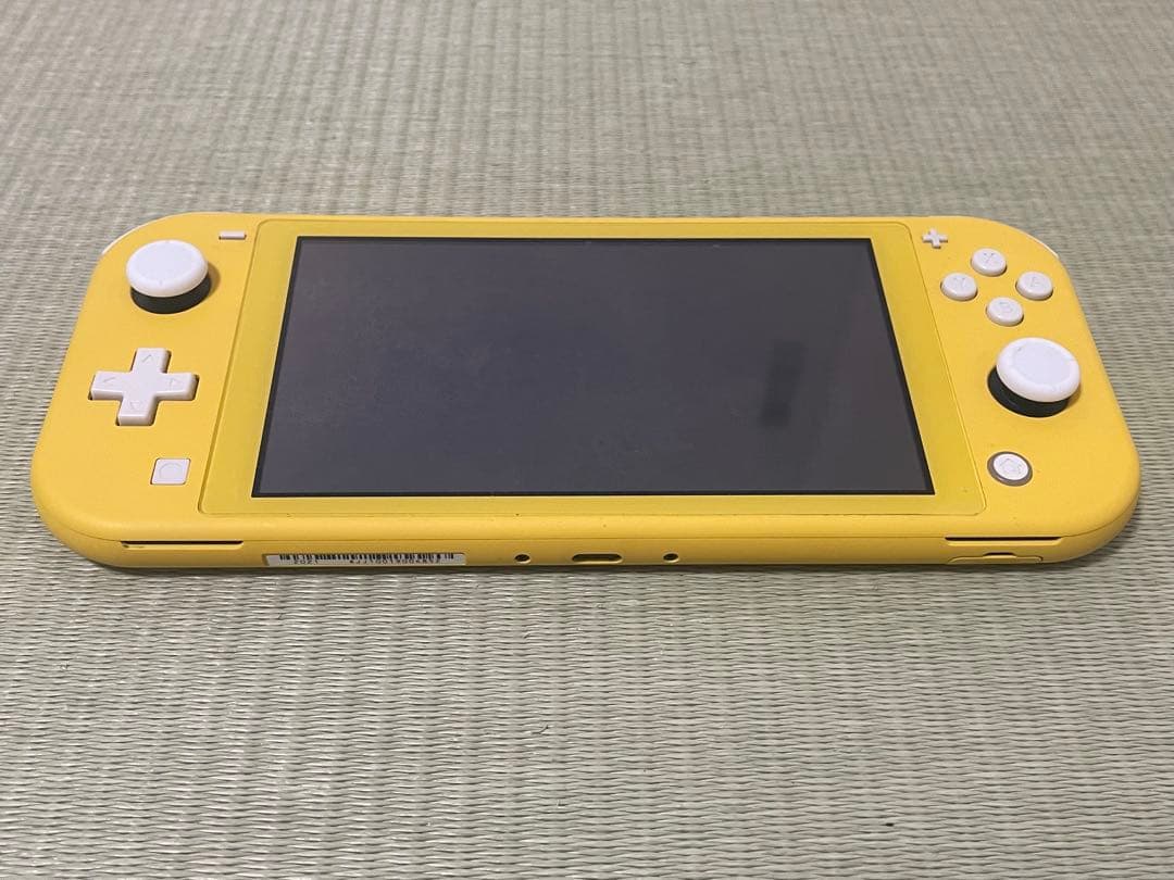 Nintendo Switch Lite イエロー 本体　即日発送^_^
