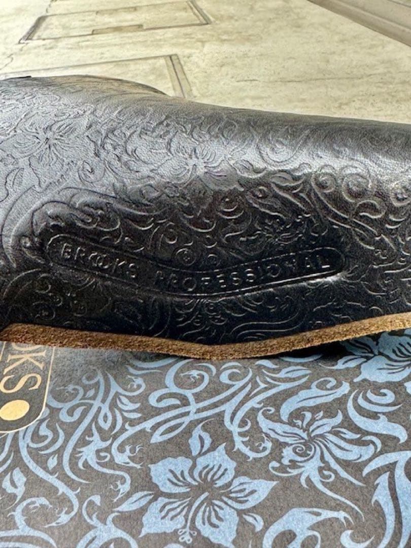 リミテッド BROOKS × VANSコラボサドル 世界限定500個