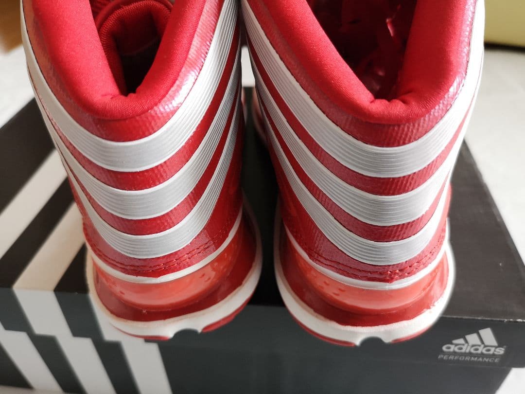 adidas　バスケットシューズ　Crazy Light3　 27Cm　未使用