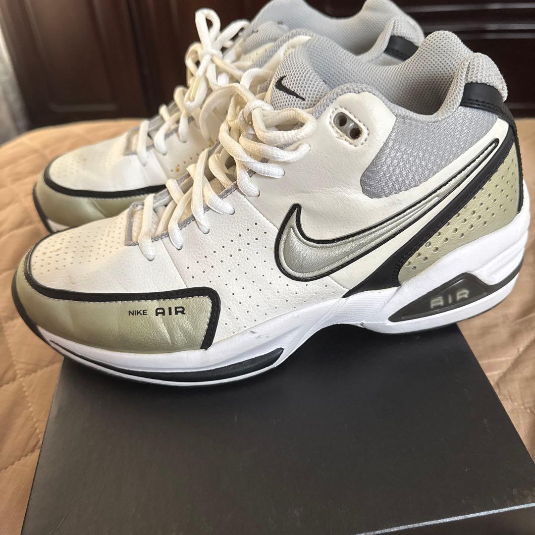 Nike Air シューズ　バッシュ