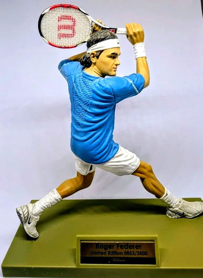 ロジャー・フェデラー 限定版フィギュアかなり貴重 　限定品！早いもの勝ち
